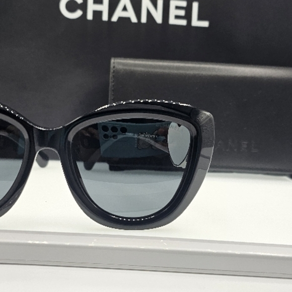 CHANEL Black Sunglasses with Heart Decor - Picture 8 of 15